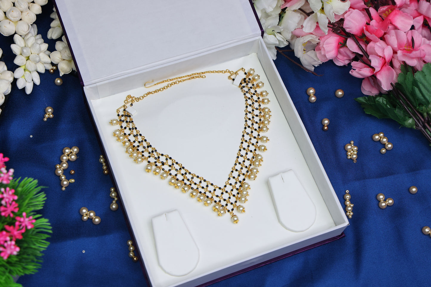 Swaroski pearl black jaali neckchain