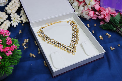 Swaroski pearl black jaali neckchain