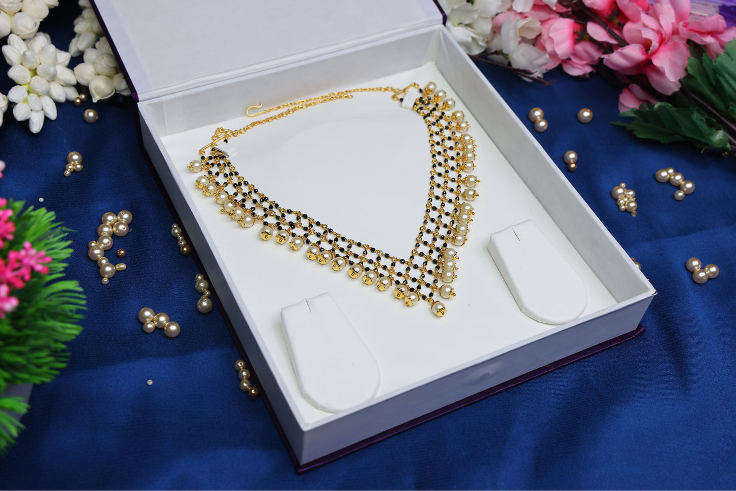Swaroski pearl black jaali neckchain