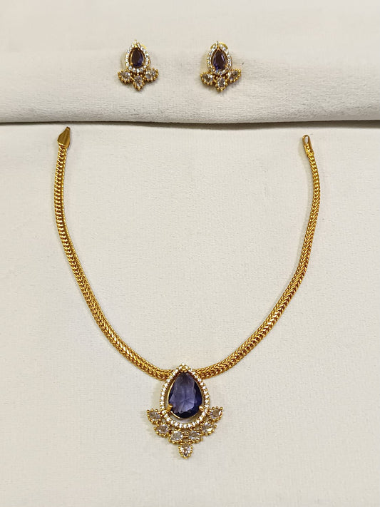 Beautiful vintage nan thad neckset with earrings