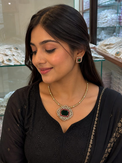 Beautiful emerald hasli necklace set