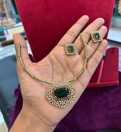 Beautiful emerald hasli necklace set
