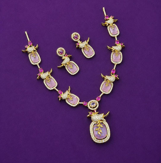 Premium bird pendent necklace